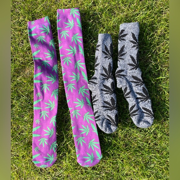 PAIR OF WEED SOCKS - Picture 1 of 1